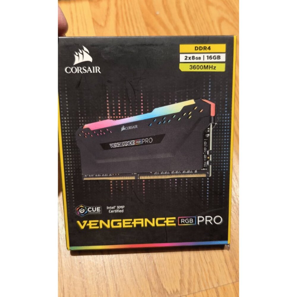 CORSAIR - VENGEANCE RGB PRO 16GB (2x8GB) DDR4 3600MHz